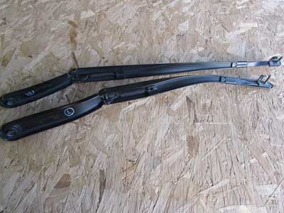 BMW Windshield Wipers Wiper Arms (Left and Right Set) 61617182459 F10 528i 535i 550i ActiveHybrid 5 M55